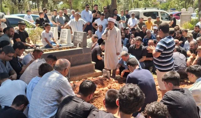 Kahramanmaraş İstiklalspor'un genç kalecisi Kerem Çelik son yolculuğuna uğurlandı
