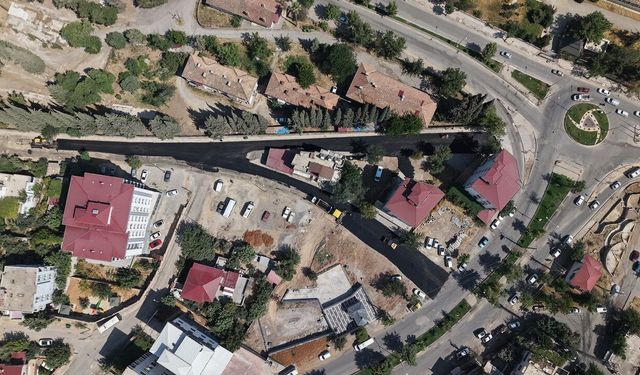 Kahramanmaraş'ta 7 milyon TL yatırımla yenilenen caddede çalışmalar hızla ilerliyor
