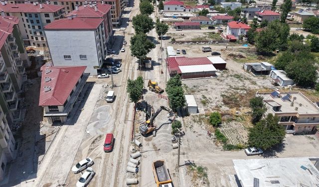 KASKİ Elbistan Malatya Caddesi'nde altyapıyı yeniliyor