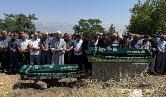 Kazada hayatını kaybeden anne ile oğlunun cenazesi Kahramanmaraş'ta toprağa verildi