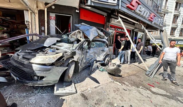 Kontrolden çıkıp iş yerine daldı: 7 yaralı