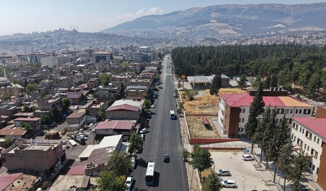 Şeyh Adil ve Girne caddeleri sıcak asfaltla yenilendi!