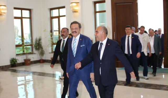 TOBB Başkanı Rifat Hisarcıklıoğlu'ndan Kahramanmaraş Ticaret Borsası'na ziyareti