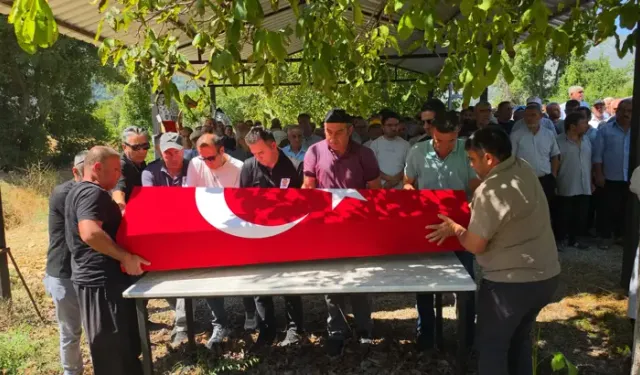 Hayatını kaybeden polis memuru Serkan Duru toprağa verildi