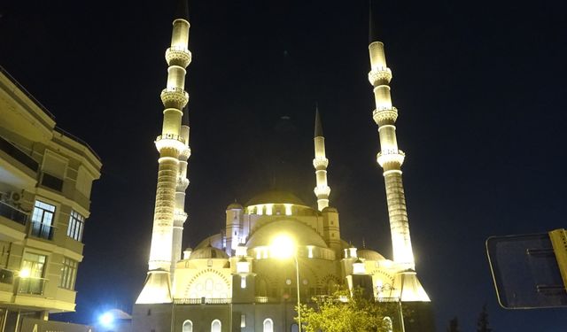 Kahramanmaraş'ta kandil gecesinde 10 bin kişi buluştu