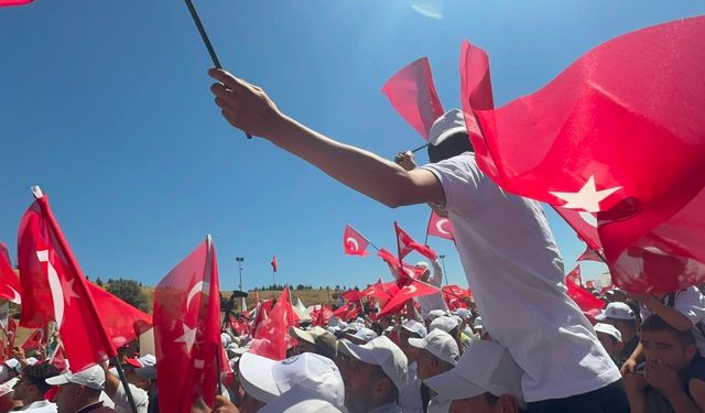 Ahlat’ta 1071 Zaferi coşkusu: Kahramanmaraşlı vatandaşın sözleri duygulandırdı