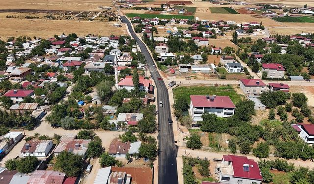 Afşin'de sıcak asfalt çalışmaları sürüyor