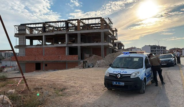 İnşaattan 3'üncü katındaki iskelesinden düşen işçi öldü