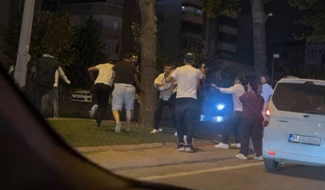Kahramanmaraş'ta gece yarısı ortalık karıştı! İki grup birbirine girdi