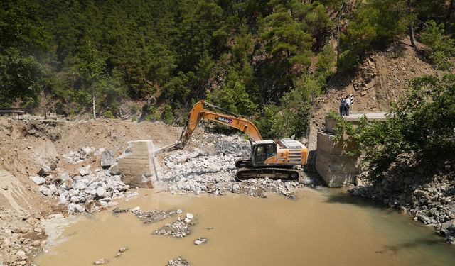 Kahramanmaraş’ta 53 Yıllık Köprü Yıkılıyor!