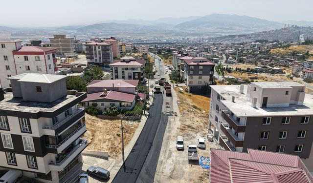Kahramanmaraş’ta yıllardır yıpranan cadde yeniden asfaltlanıyor