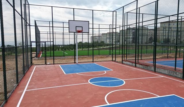 Aydınlatmalı Basketbol-Voleybol Sahası Yaptırılacaktır
