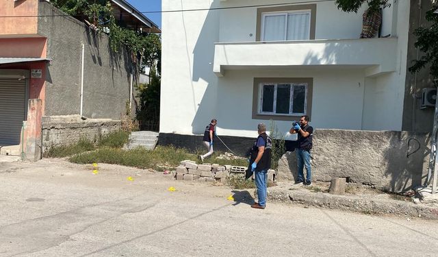 Boşanma aşamasındaki eşini ve baldızını sokak ortasında vurdu