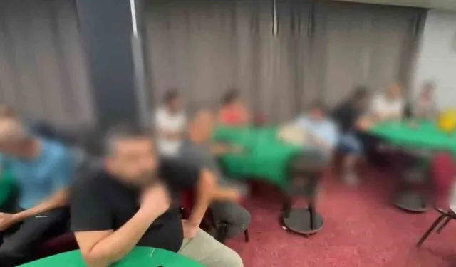 Düğün Salonu Görünümlü Kumarhaneye Polis Baskını! Gizli Geçit Şaşırttı