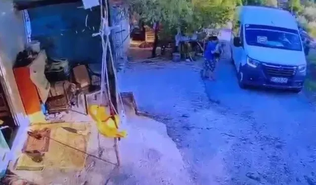 Minibüsle geri gelirken oğlunu göremedi! 1,5 yaşındaki çocuk öldü