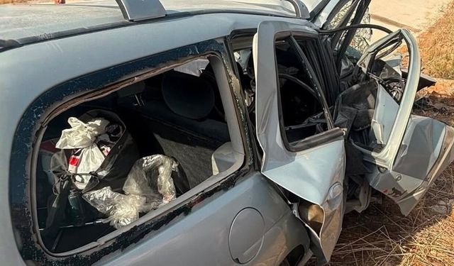 Takla atan otomobildeki çift öldü