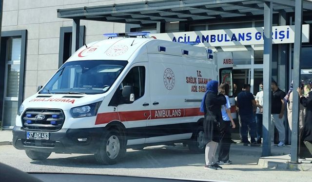 Devrilen traktörün altında kalan sürücü hayatını kaybetti
