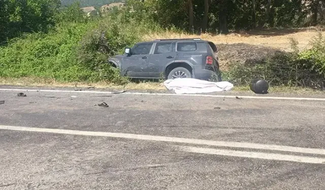 Otomobiller çarpıştı: İki kardeş olay yerinde can verdi