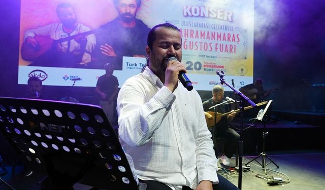 Kahramanmaraş Ağustos Fuarı'nda türkü ve şiir rüzgarı esti