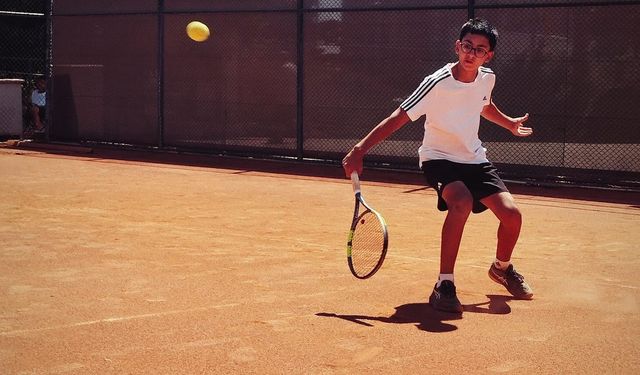 Kahramanmaraş Erkek Tenis Takımı ANALİG’de Grup Birincisi Oldu
