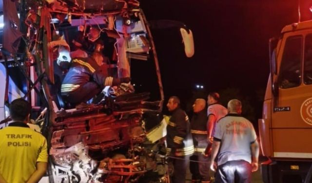 Kahramanmaraş’a Komşu şehirden çıkan yolcu otobüsü kaza yaptı: 2 ölü, 22 yaralı