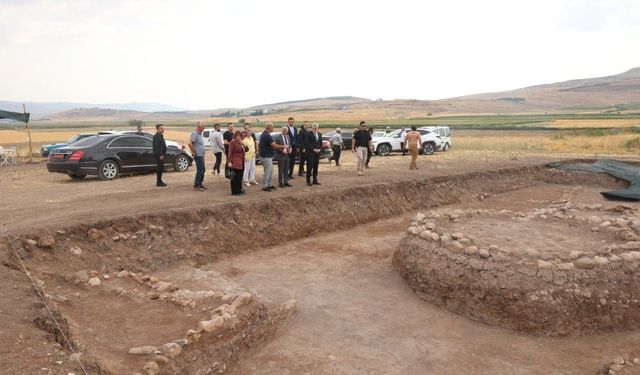 Kahramanmaraş'ın 9 bin yıllık tarihi Domuztepe Höyüğü'nde gün yüzüne çıkıyor