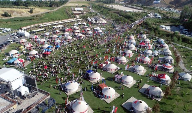 Kahramanmaraş’ın kültürel zenginlikleri Ahlat’ta dünyaya tanıtıldı