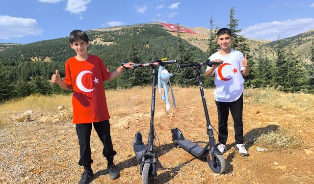 Kahramanmaraş’ta 13 yaşındaki iki arkadaş scooterlarıyla Ahır Dağı’na çıktı