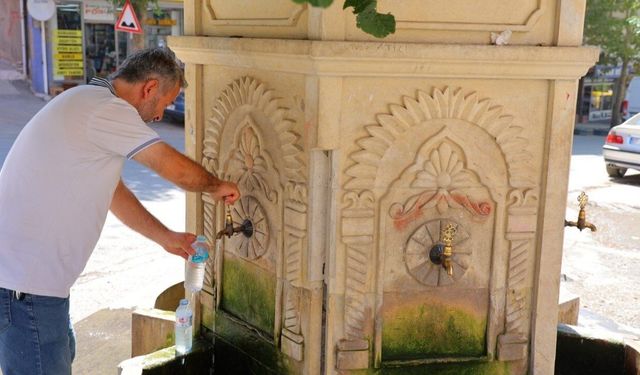 Kahramanmaraş'ta 42 dereceyi bulan sıcaklar hayatı durma noktasına getirdi