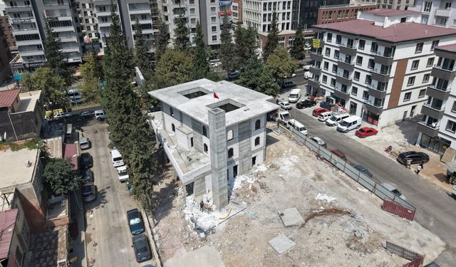 Kahramanmaraş'ta 6 Şubat'ta yıkılan Fatma Gölcü Camii yeniden yükseliyor