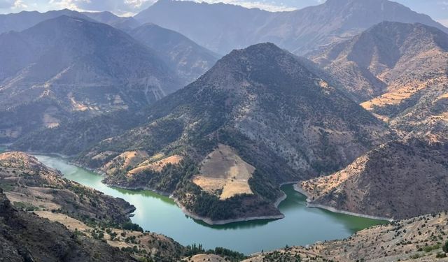 Kahramanmaraş’ta kartpostallık görüntü: Sarıgüzel Barajı hayran bırakıyor