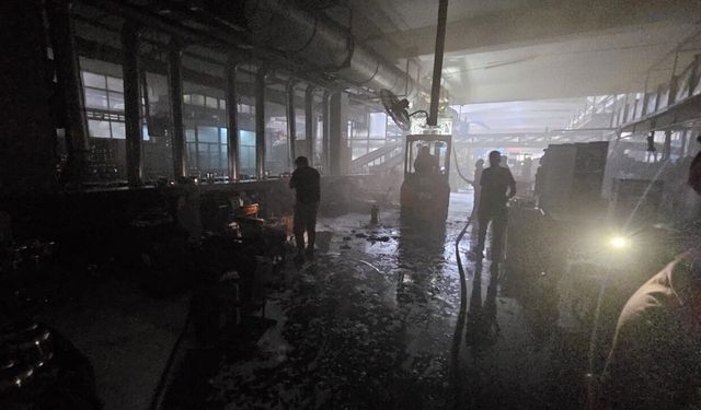 Kahramanmaraş'ta mutfak eşyası fabrikasında yangın