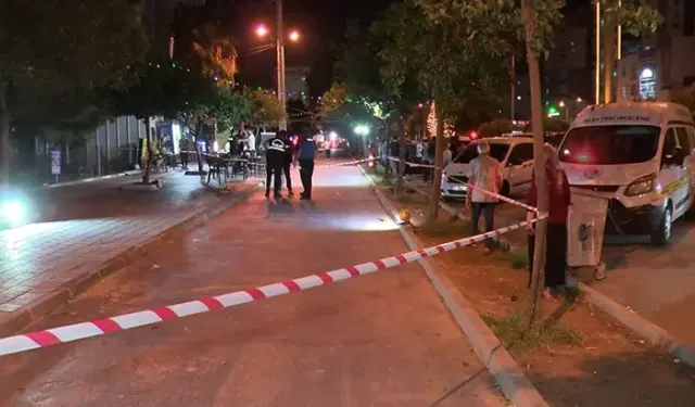 Kaldırımda yürüyen kişi silahlı saldırıya uğradı