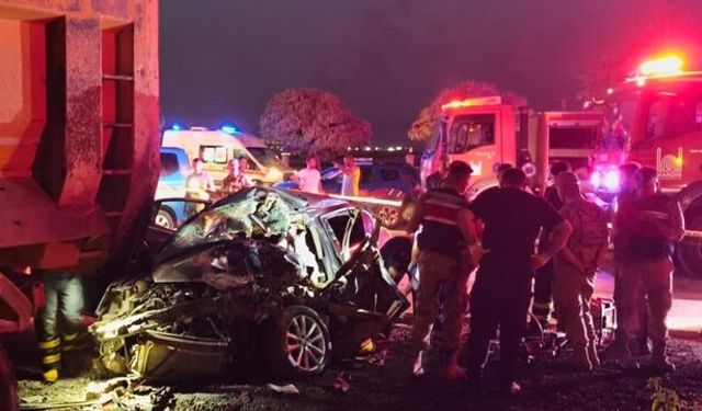 Mardin'de otomobil hafriyat kamyonuna arkadan çarptı: 1 ölü, 2 yaralı