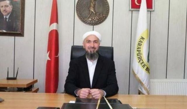 Sarığı ve cübbesiyle gündemde! Mehmet Murat Çoruhlu kimdir?