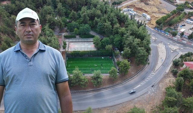 Türkoğlu'nda halı saha baştan sona yenileniyor