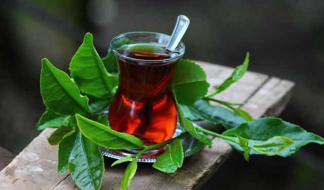 Yıllardır bilinmeyen çay hilesi! Tadını değiştiren basit yöntem!