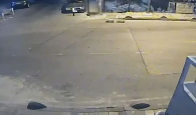 Sokakta çıplak dolaşan kişi gözaltına alındı