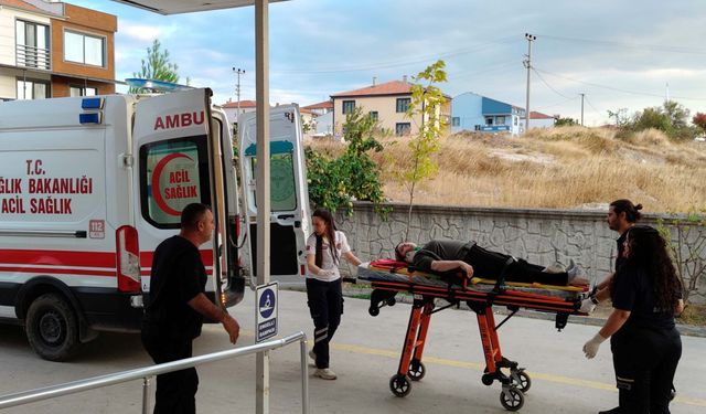 Balıkesir'de işçi servis minibüsü şarampole yuvarlandı; 13 yaralı