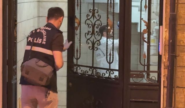 Şişli'de odadaki silah sesini duyan anne, oğlunu başından vurulmuş halde buldu