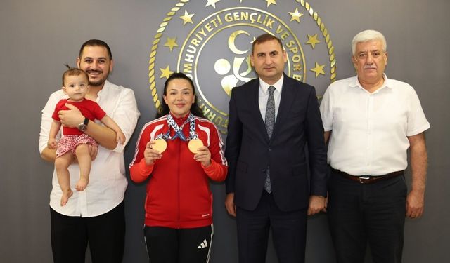 Altın madalyalı Safiye Temizdemir İl Müdürlüğü'nde