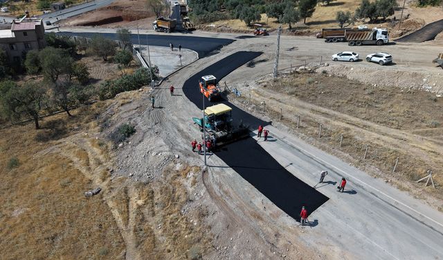 Kahramanmaraş'ta asfalt mesaisi 5 ilçe 17 farklı noktada devam edecek