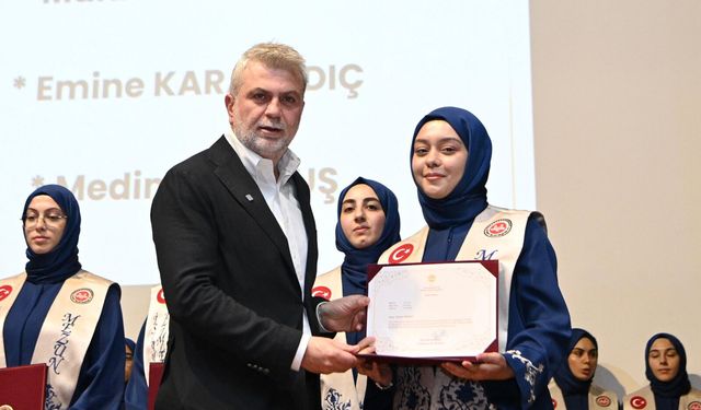 Başkan Görgel, 70 hafızın mezuniyet sevincine ortak oldu