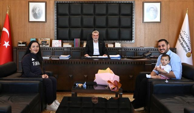 Başkan Görgel altın madalyalı milli sporcu Safiye Temizdemir'i ağırladı