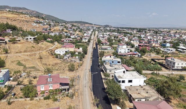 Türkoğlu Beyoğlu'nda sıcak asfalt çalışması