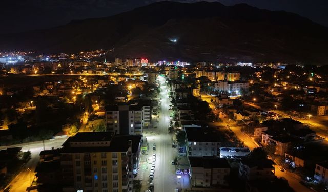 Elbistan'da 30 kilometre yol yenileniyor