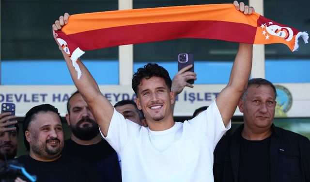 Galatasaray’a Yeni Golcü! Deniz Gül İstanbul’a Geldi