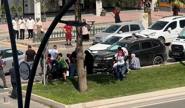 Kahramanmaraş'ta otomobil motosiklete çarptı: 2 yaralı hastanede