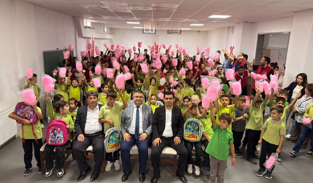 Kahramanmaraş’ta 8 bin öğrenciye kırtasiye seti desteği