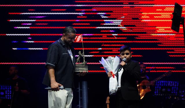 Kahramanmaraş’ta Blueland Gençlik Festivali’nde PAU’ya Bozkurt hediye edildi